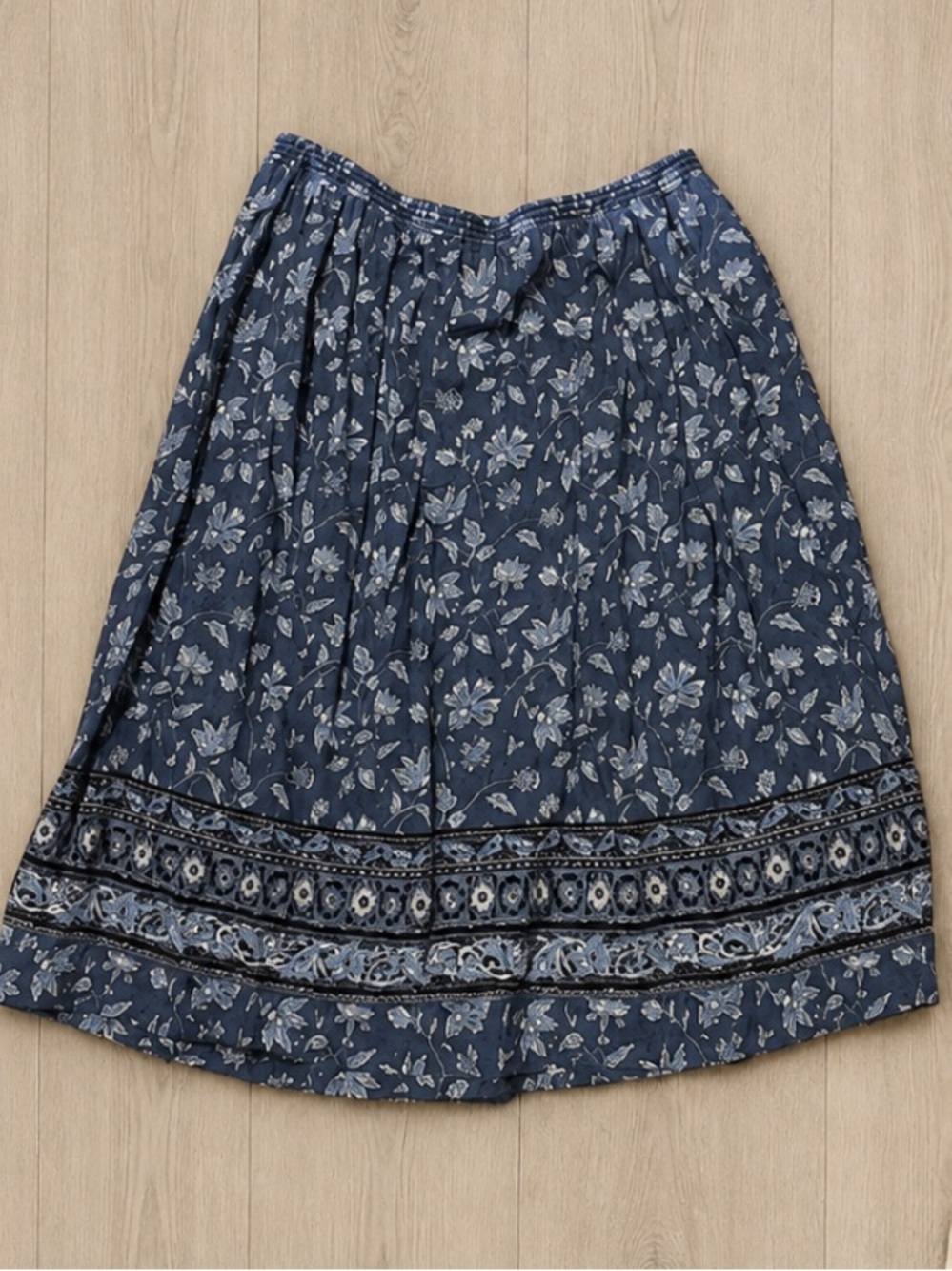 VINTAGE Liz Baker Essentials Blue Floral Rayon Maxi Skirt